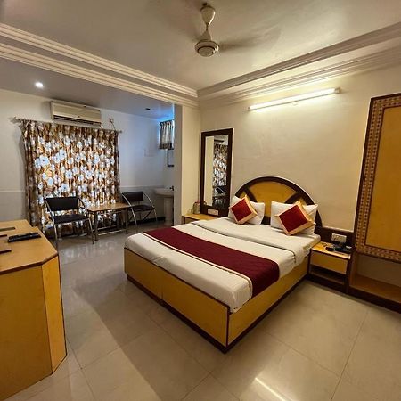 העיר בנגלור Ganga Sagar Hotel מראה חיצוני תמונה