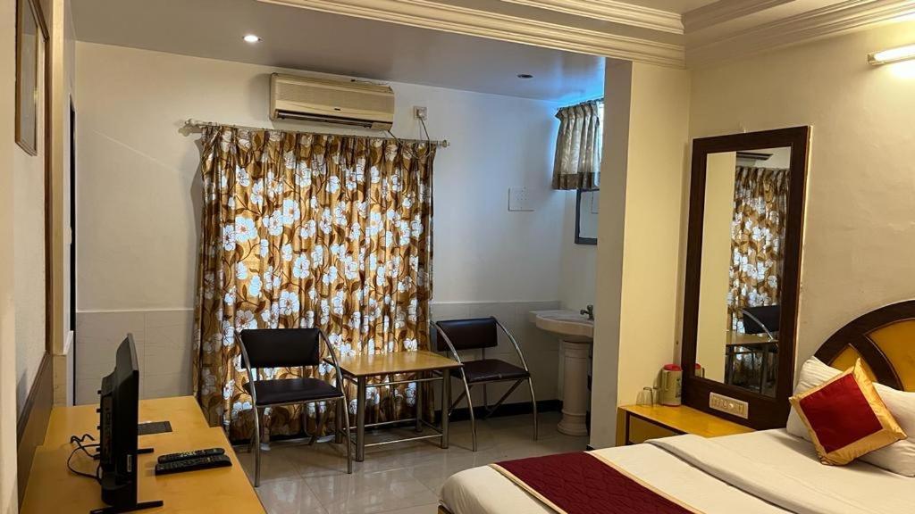 העיר בנגלור Ganga Sagar Hotel מראה חיצוני תמונה