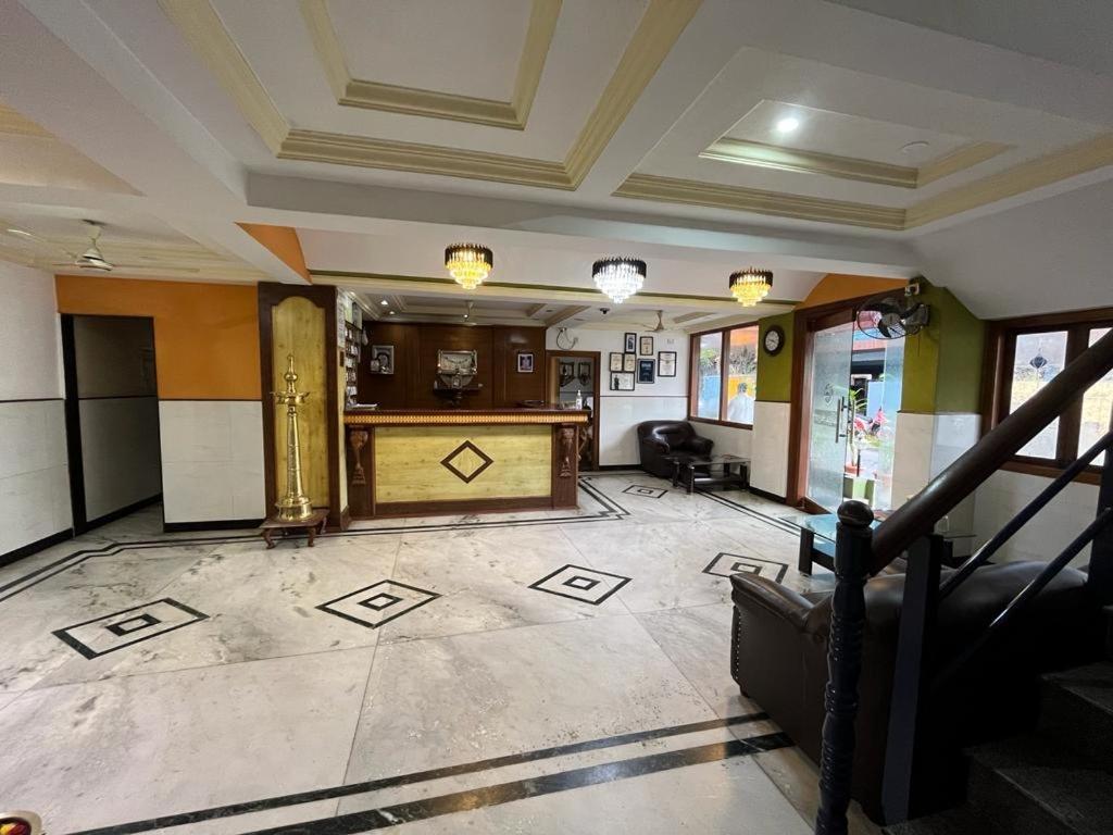 העיר בנגלור Ganga Sagar Hotel מראה חיצוני תמונה