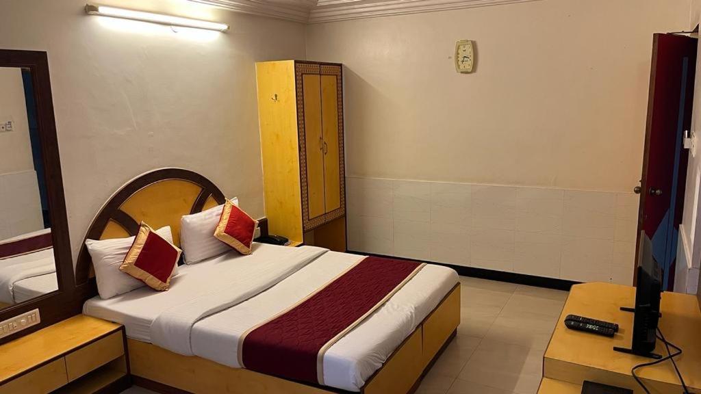 העיר בנגלור Ganga Sagar Hotel מראה חיצוני תמונה